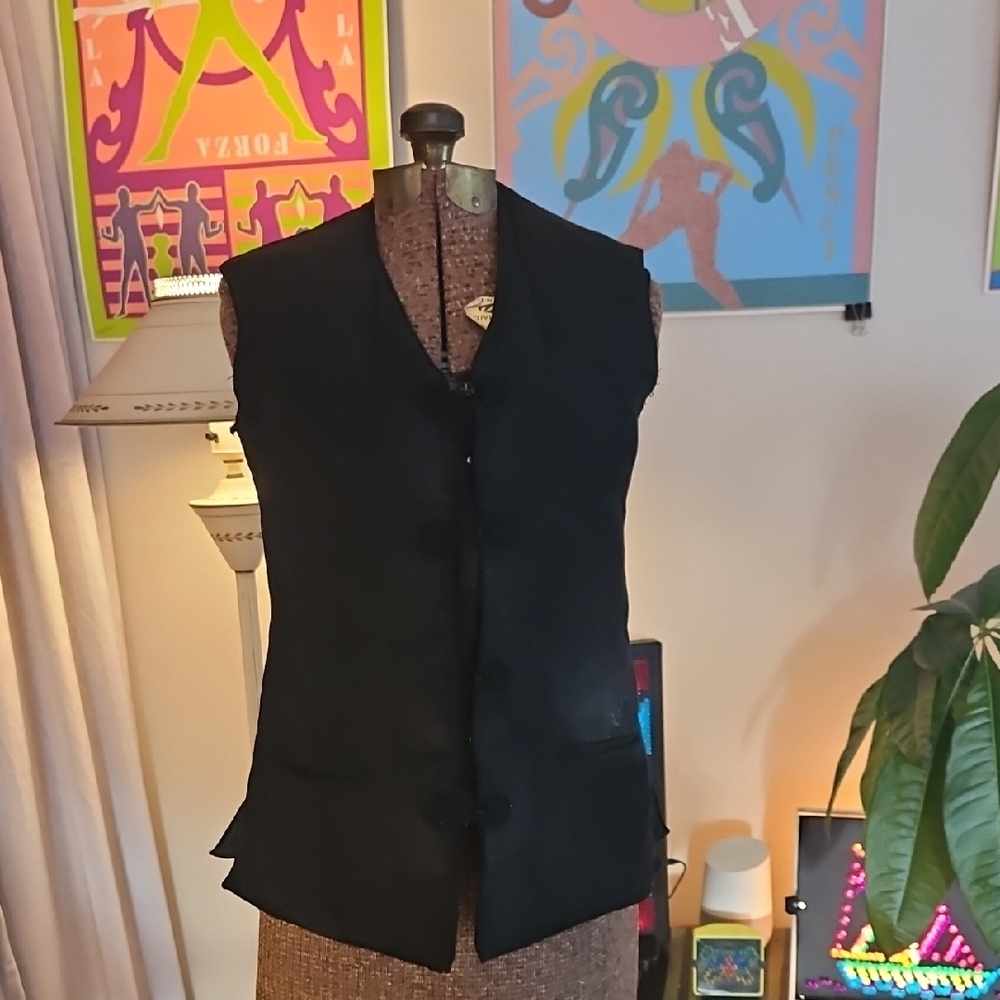 Vintage Women's Black Silk Down Filled Vest Women's Size Small Kwanchow China